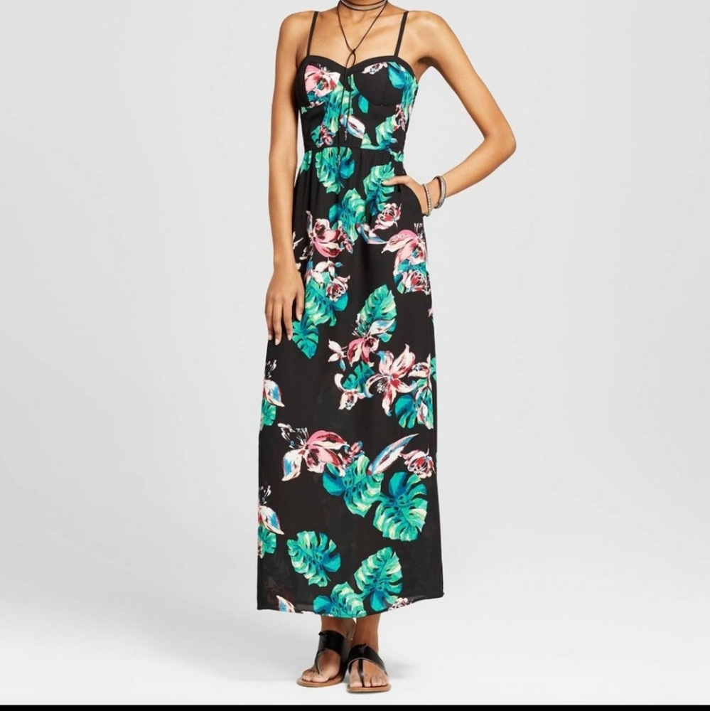 Tropical Palm Leaf Maxi Dress with Pockets!